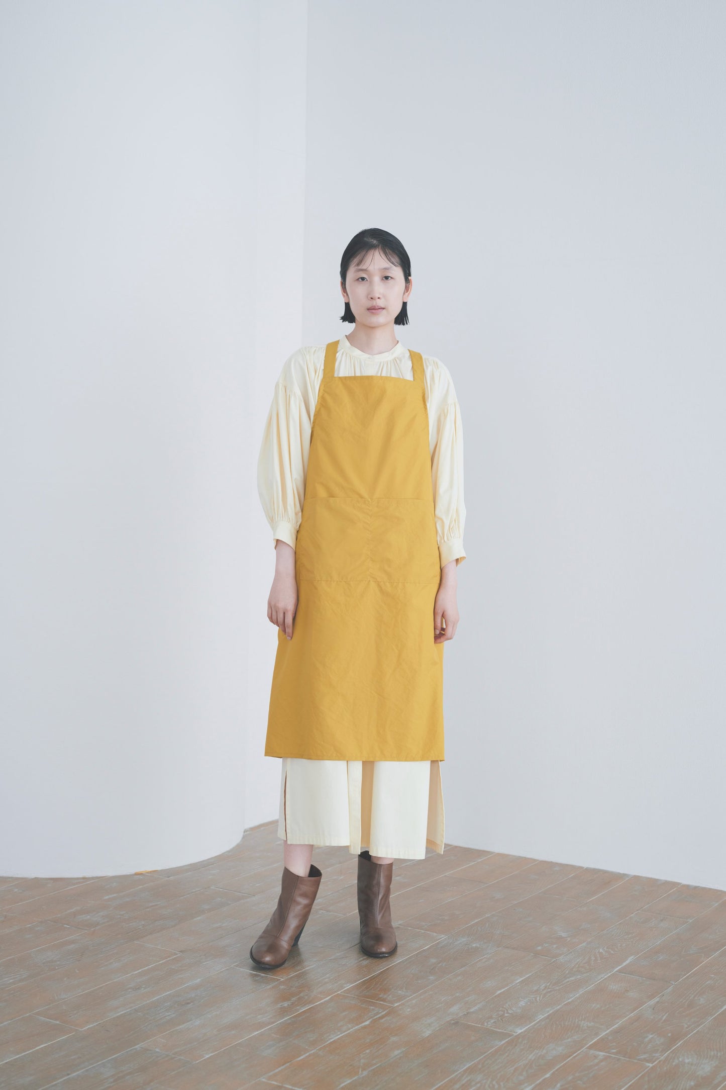HAIR SALON APRON / MUSTARD